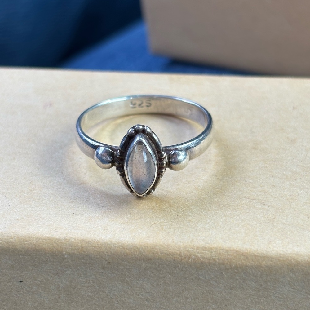 Elegant Silver Ring with Oval Stone
